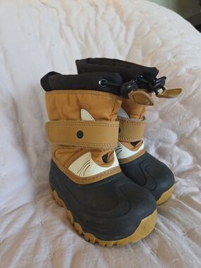 Bernardo Winter Fox Face Boots